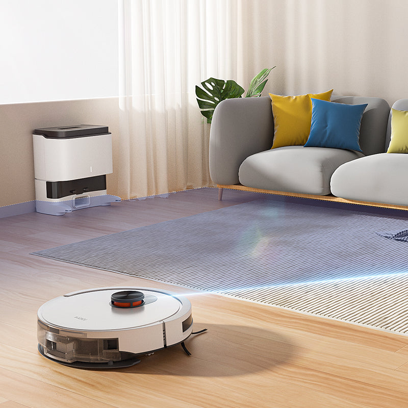 ROIDMI EVE CC robot vacuum and mop cleaner with cleaning base